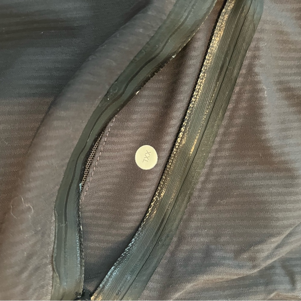Men’s Lululemon Black lined windbreaker/studio pant with drawstring waist/bottom